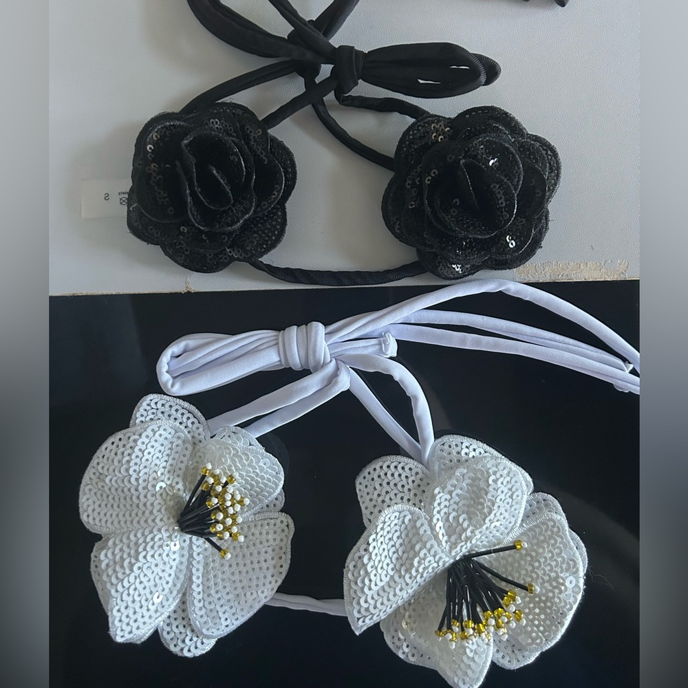New 2 flower bikini tops black S / white XS embellished sequin bra nipple covers